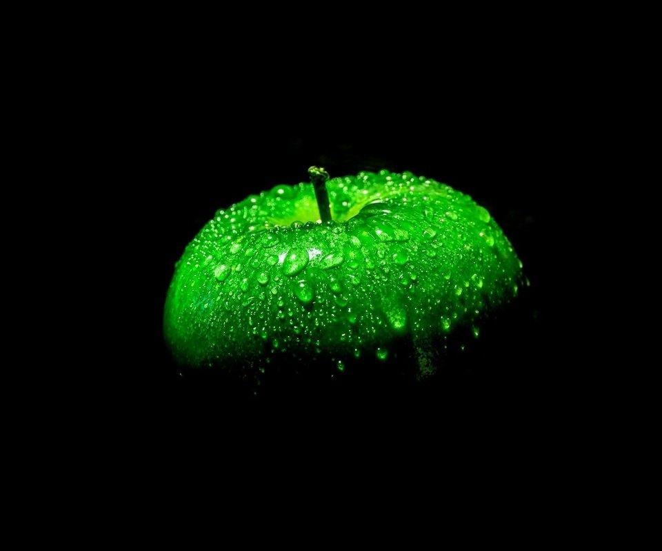 Обои капли, черный фон, яблоко, зеленое, капли воды, м, drops, black background, apple, green, water drops, m разрешение 1920x1200 Загрузить