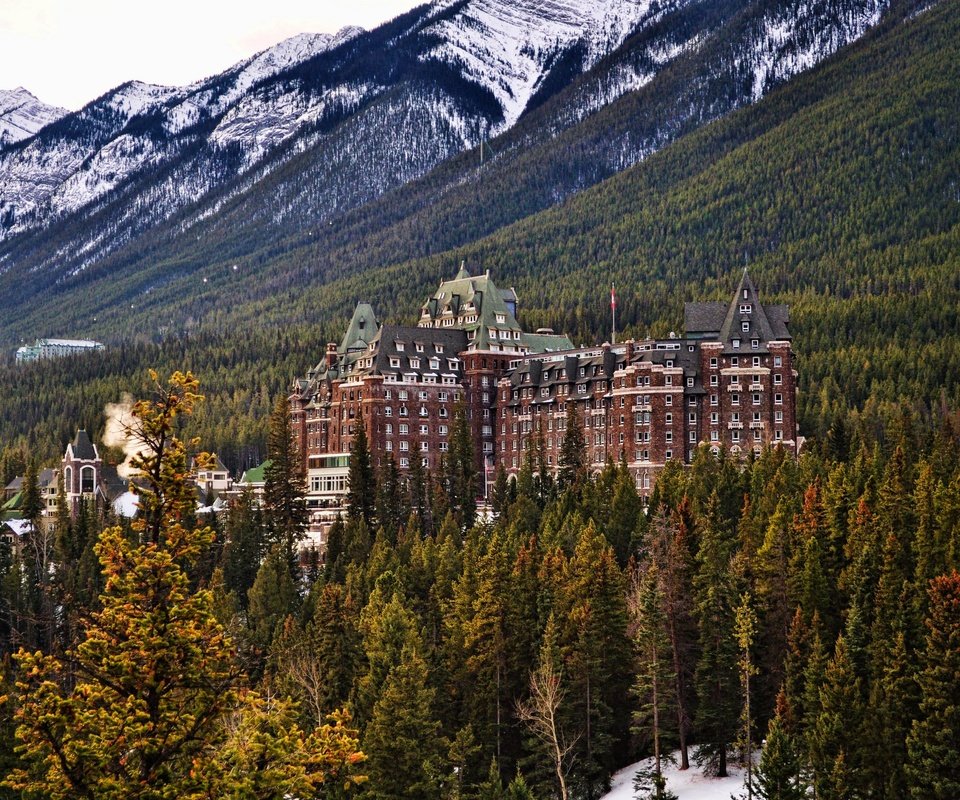 Обои канада, отель, национальный парк банф, the fairmont at banff springs, canada, the hotel, banff national park разрешение 2880x1913 Загрузить