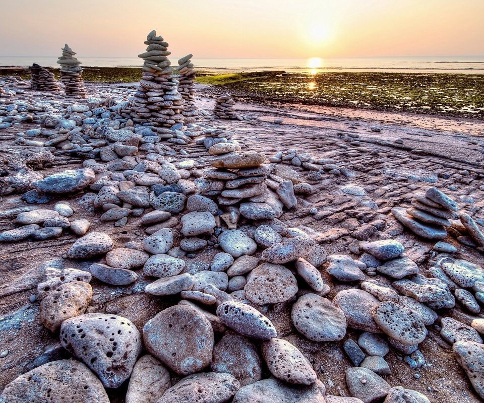 Обои камни, берег, закат, пейзаж, море, stones, shore, sunset, landscape, sea разрешение 2880x1879 Загрузить