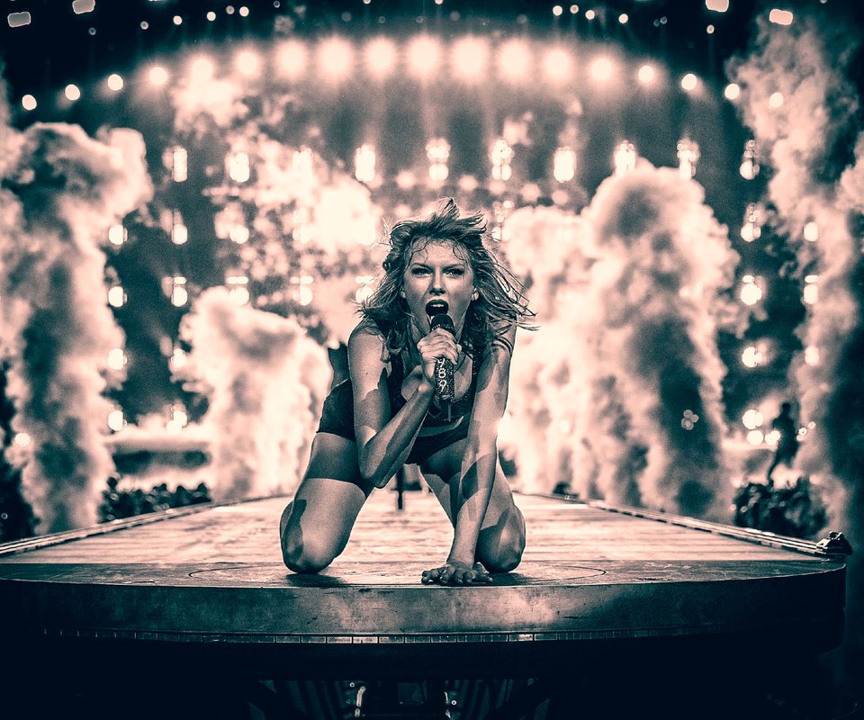 Обои поза, концерт, сцена, тейлор свифт, pose, concert, scene, taylor swift разрешение 2048x1428 Загрузить