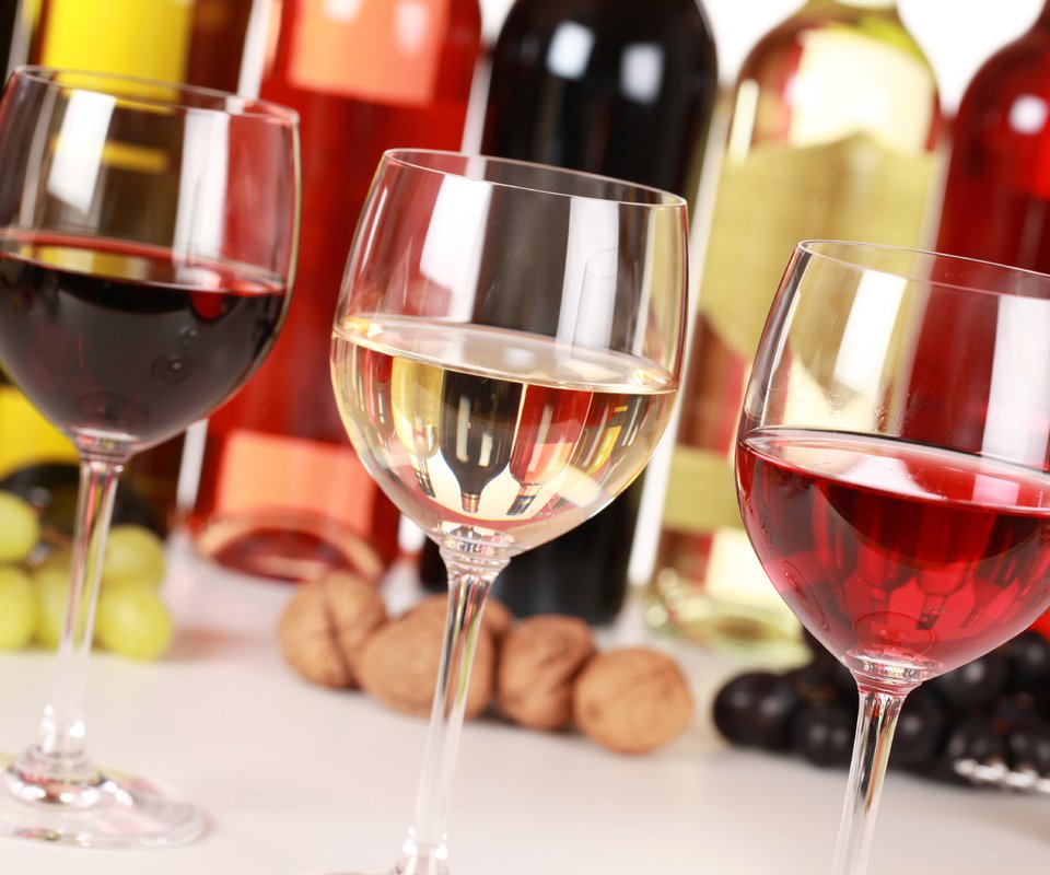 Обои виноград, вино, бокалы, вина, stemware, grapes, wine, glasses разрешение 5616x3744 Загрузить