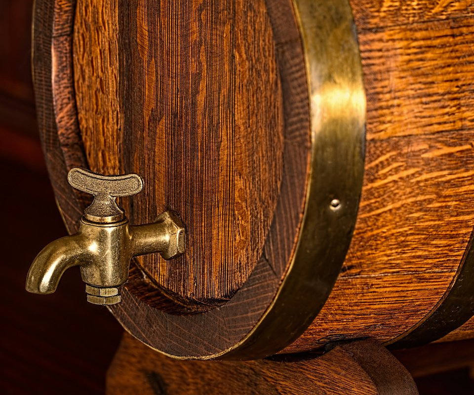 Обои пиво, бочка, метал, дерева, beer barrel, beer, barrel, metal, wood разрешение 1920x1280 Загрузить