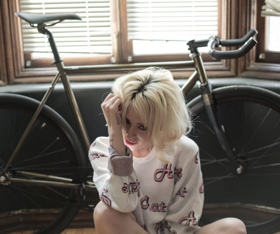 Обои девушка, блондинка, велосипед, alysha nett, girl, blonde, bike разрешение 2048x1365 Загрузить