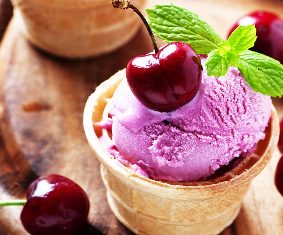 Обои мороженое, ягоды, вишня, мороженное, десерт, вишенка, ice cream, berries, cherry, dessert разрешение 2880x2097 Загрузить