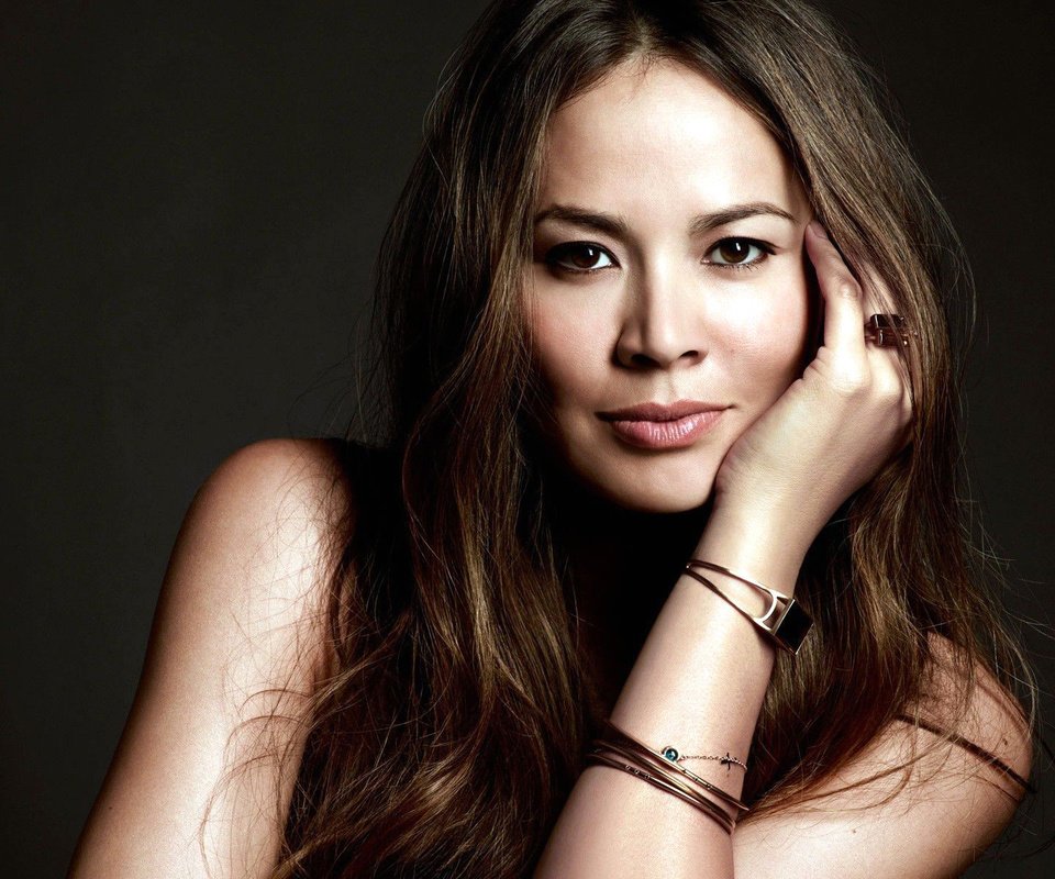 Обои взгляд, модель, волосы, лицо, актриса, мун бладгуд, moon bloodgood, look, model, hair, face, actress, mun bladgoud разрешение 1920x1200 Загрузить