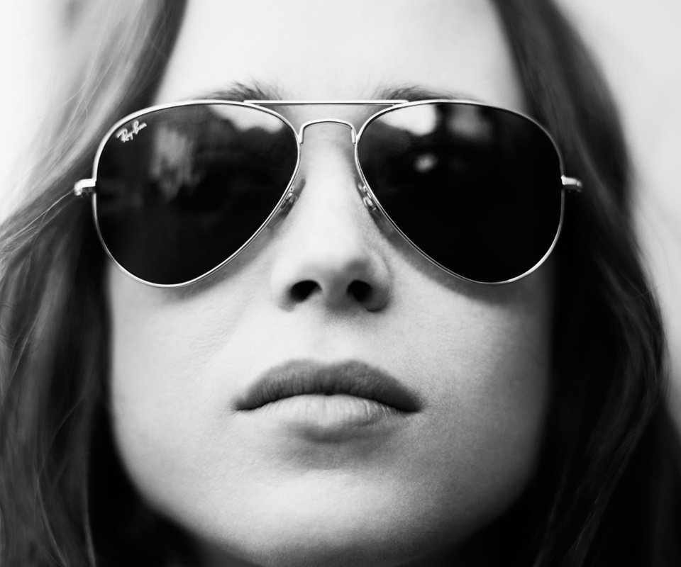 Обои девушка, очки, лицо, актриса, эллен пейдж, girl, glasses, face, actress, ellen page разрешение 2500x1667 Загрузить