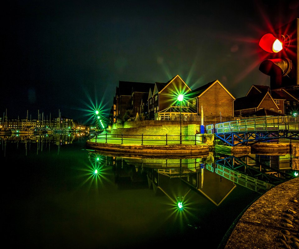 Обои ночь, фонари, река, домики, причал, англия, рек, eastbourne, night, lights, river, houses, pier, england, rivers разрешение 3000x2000 Загрузить