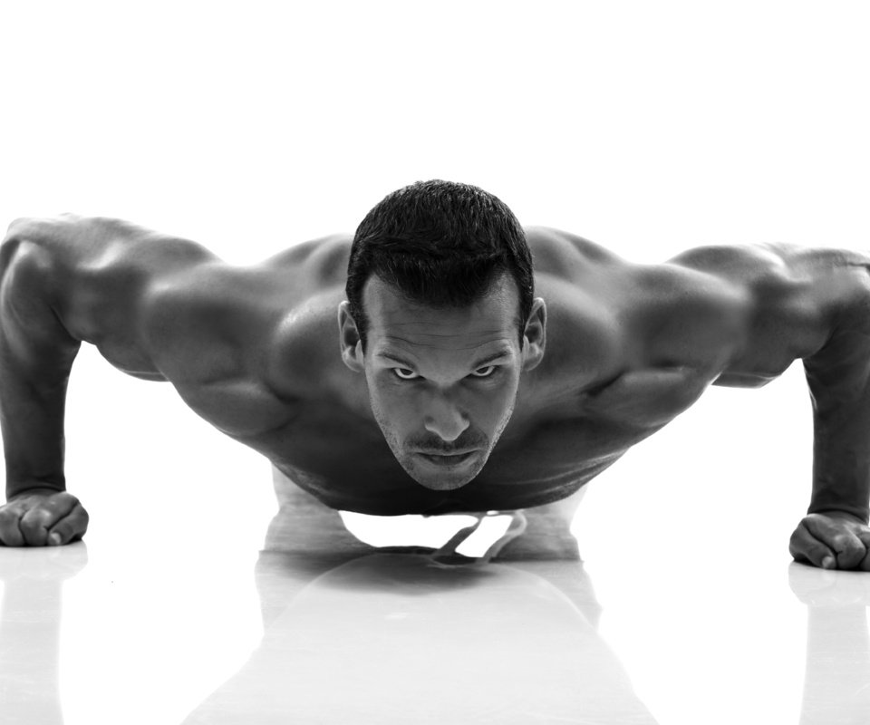 Обои мужчина, мужики, фитнес, отжимания, male, men, fitness, pushups разрешение 5478x3840 Загрузить