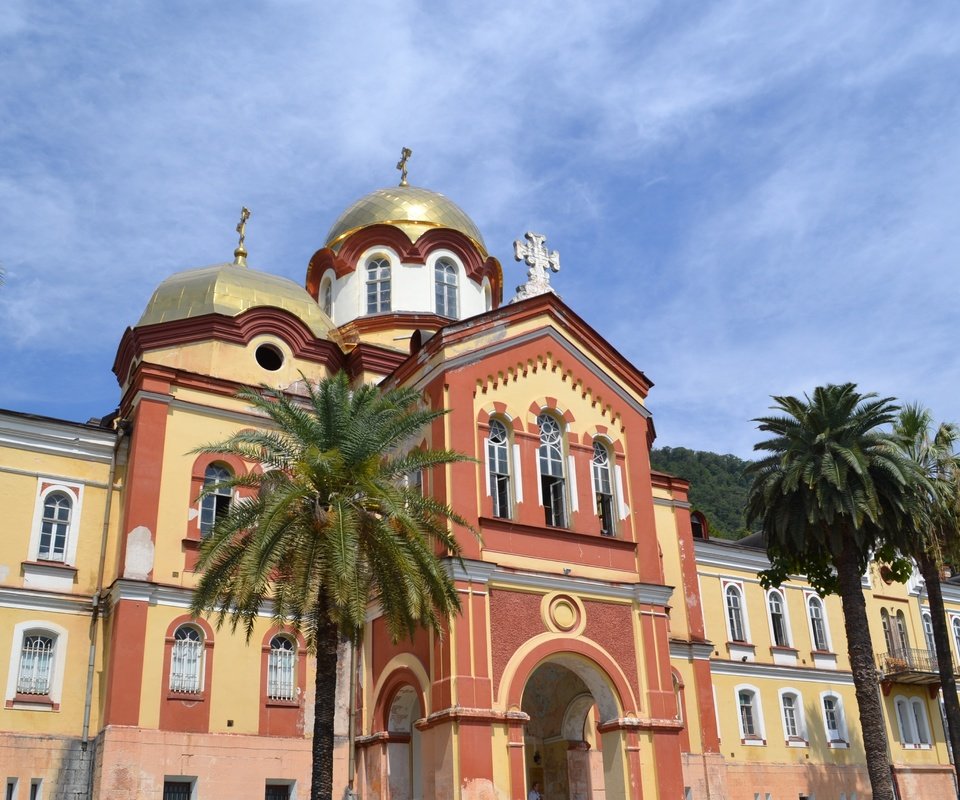 Обои собор, город, церковь, здание, абхазия, новый афон, cathedral, the city, church, the building, abkhazia, new athos разрешение 4600x2864 Загрузить