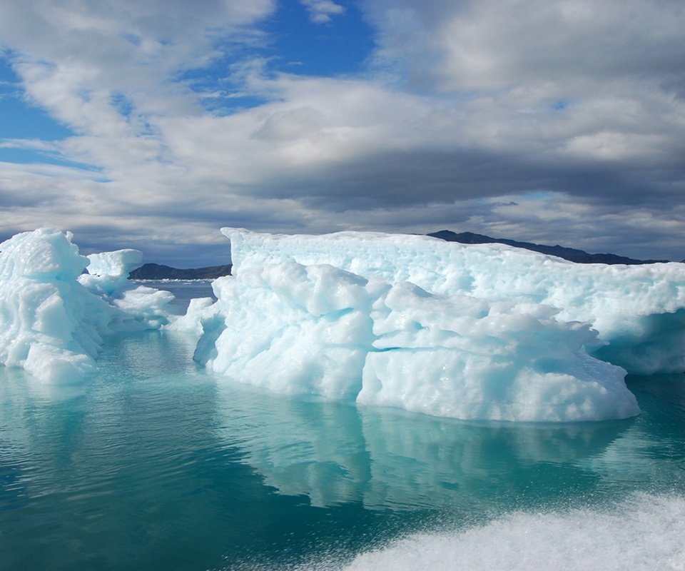 Обои небо, облака, лёд, океан, льдины, гренландия, the sky, clouds, ice, the ocean, greenland разрешение 3000x1995 Загрузить