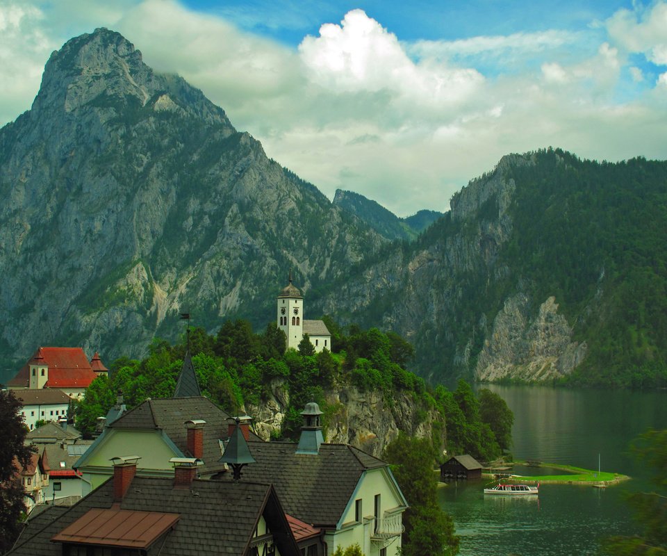 Обои деревья, озеро, горы, скалы, австрия, дома, часовня, traunkirchen, trees, lake, mountains, rocks, austria, home, chapel разрешение 3000x2120 Загрузить