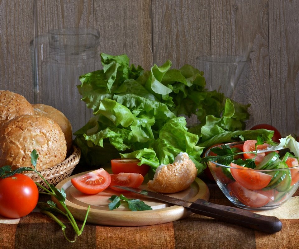 Обои хлеб, овощи, помидоры, салат, bread, vegetables, tomatoes, salad разрешение 2400x1537 Загрузить