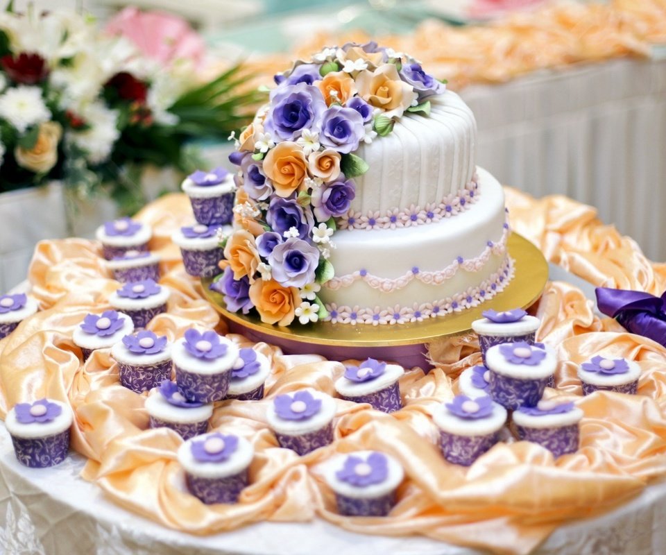 Обои свадьба, сладкое, украшение, торт, кексы, декор, wedding, sweet, decoration, cake, cupcakes, decor разрешение 1920x1175 Загрузить