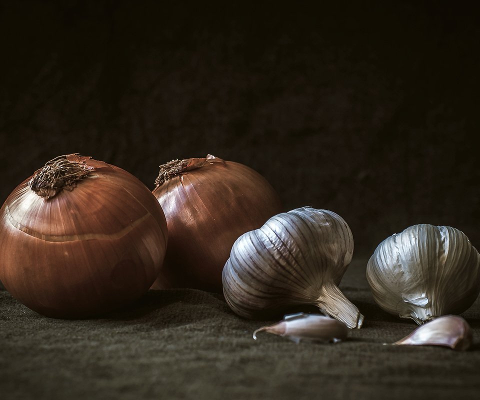 Обои лук, овощи, натюрморт, чеснок, bow, vegetables, still life, garlic разрешение 4288x2633 Загрузить