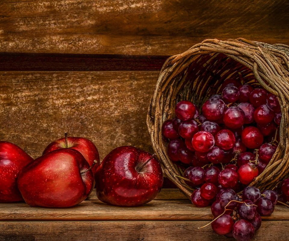 Обои виноград, фрукты, яблоки, корзина, ягоды, grapes, fruit, apples, basket, berries разрешение 1920x1200 Загрузить