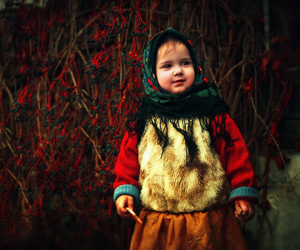 Обои природа, ветки, осень, дети, девочка, ягоды, ребенок, nature, branches, autumn, children, girl, berries, child разрешение 2000x1333 Загрузить