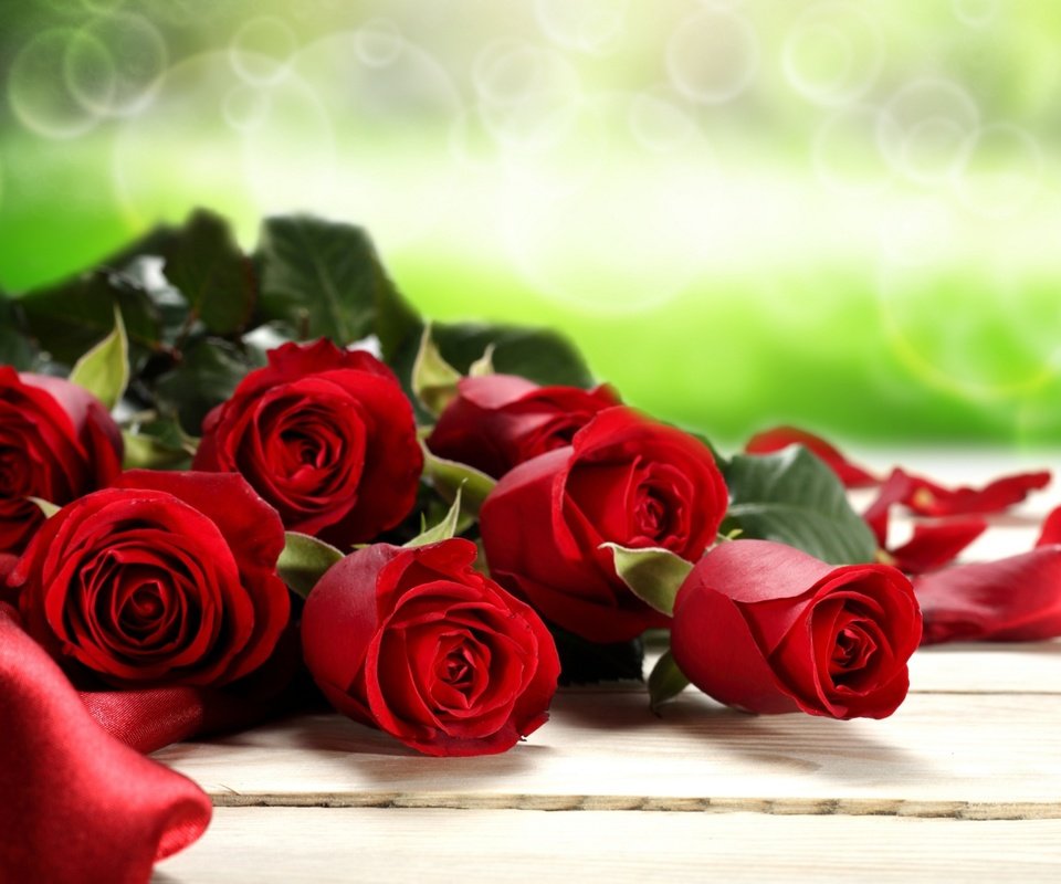 Обои цветы, розы, красные, букет, flowers, roses, red, bouquet разрешение 2560x1600 Загрузить