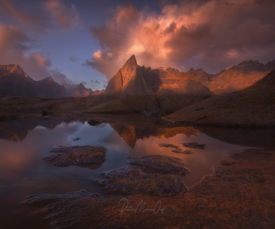 Обои небо, облака, горы, скалы, норвегия, the sky, clouds, mountains, rocks, norway разрешение 1920x1280 Загрузить