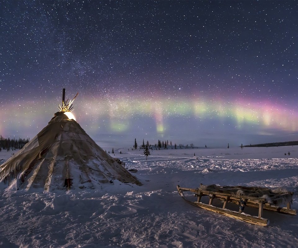 Обои зима, сани, северное сияние, север, тундра, вигвам, юрта, winter, sleigh, northern lights, north, tundra, wigwam, yurt разрешение 1920x1280 Загрузить