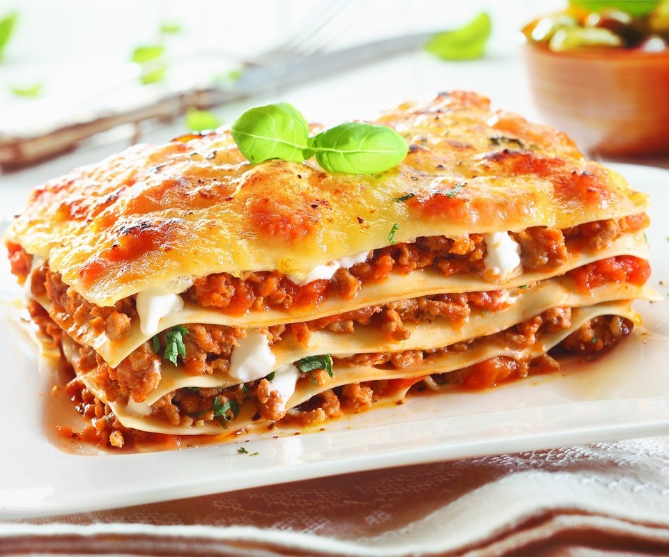 Обои начинка, базилик, лазанья, filling, basil, lasagna разрешение 2400x1635 Загрузить