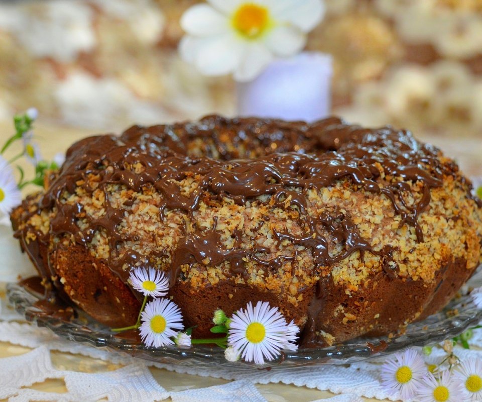 Обои цветы, ромашки, сладкое, выпечка, торт, пирог, кулич,  цветы, flowers, chamomile, sweet, cakes, cake, pie разрешение 3000x1863 Загрузить