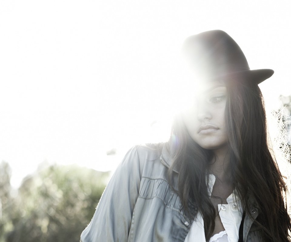 Обои актриса, шляпа, фиби тонкин, actress, hat, phoebe tonkin разрешение 2000x1531 Загрузить