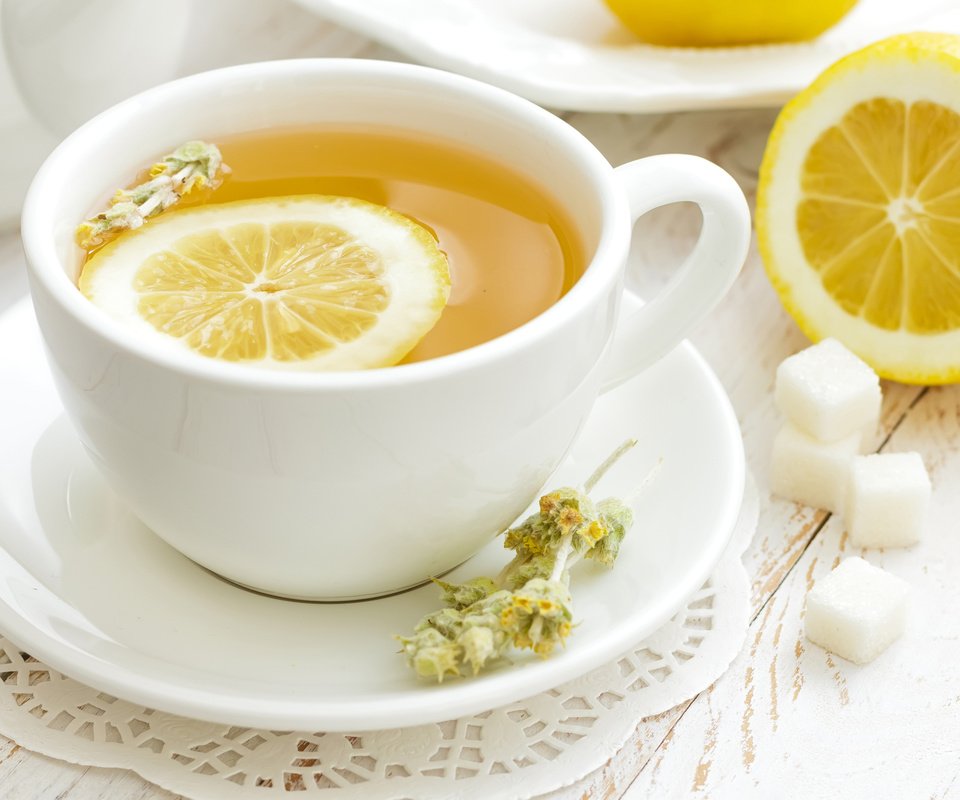 Обои лимон, кружка, блюдце, чай, сахар, lemon, mug, saucer, tea, sugar разрешение 2560x1600 Загрузить