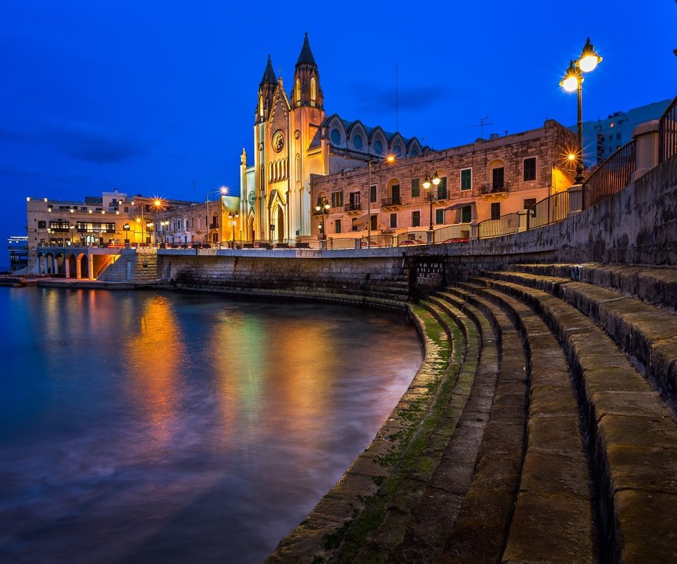 Обои огни, вода, собор, набережная, мальта, валлетта, lights, water, cathedral, promenade, malta, valletta разрешение 2000x1333 Загрузить