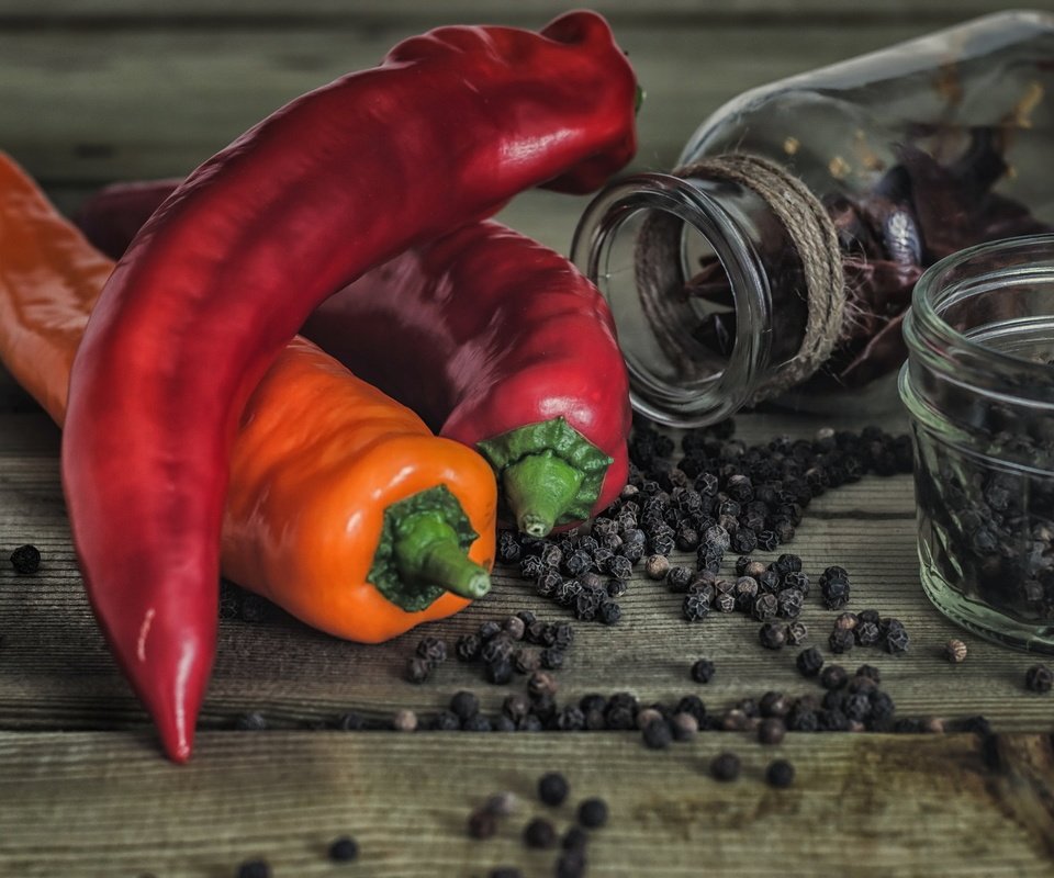 Обои фон, овощи, чили, перец, специи, background, vegetables, chile, pepper, spices разрешение 2560x1707 Загрузить