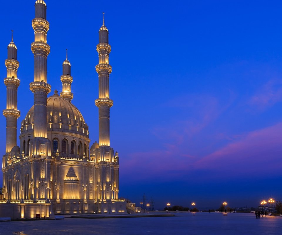 Обои ночь, огни, мечеть, азербайджан, баку, мечеть гейдара, night, lights, mosque, azerbaijan, baku разрешение 2560x1440 Загрузить