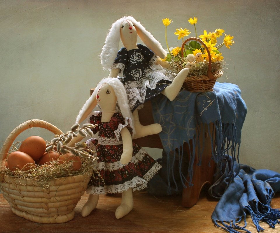 Обои цветы, игрушки, пасха, яйца, зайцы, корзинка, верба, flowers, toys, easter, eggs, rabbits, basket, verba разрешение 2000x1315 Загрузить