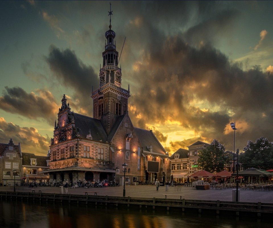 Обои вечер, тучи, дом, набережная, нидерланды, алкмар, the evening, clouds, house, promenade, netherlands, alkmaar разрешение 2048x1367 Загрузить