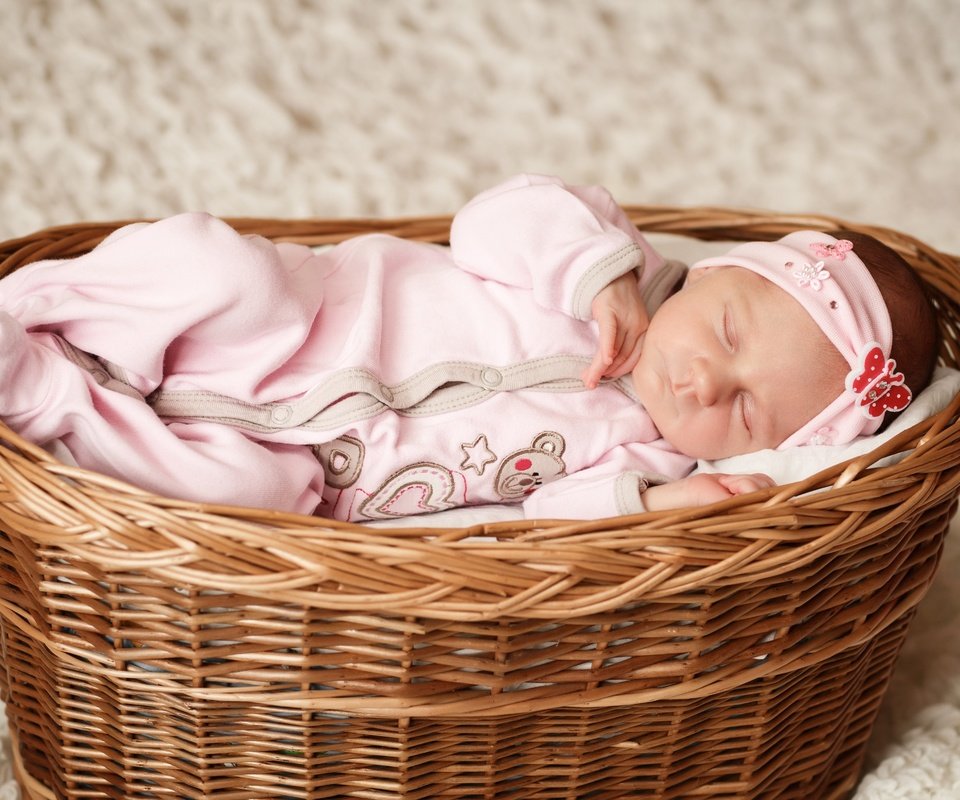 Обои сон, девочка, корзина, ребенок, костюм, младенец, малышка, sleep, girl, basket, child, costume, baby разрешение 4728x3152 Загрузить