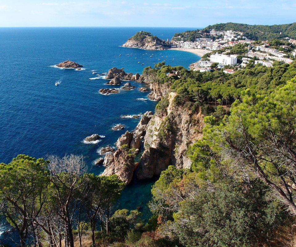 Обои скалы, море, побережье, испания, коста-брава, rocks, sea, coast, spain, costa brava разрешение 3648x2736 Загрузить