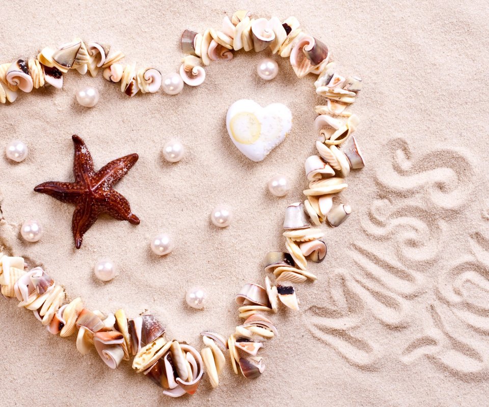 Обои берег, песок, сердце, ракушки, любовь, ракушка, жемчуг, морские звезды, в форме сердца, shore, sand, heart, shell, love, pearl, starfish разрешение 3840x2160 Загрузить