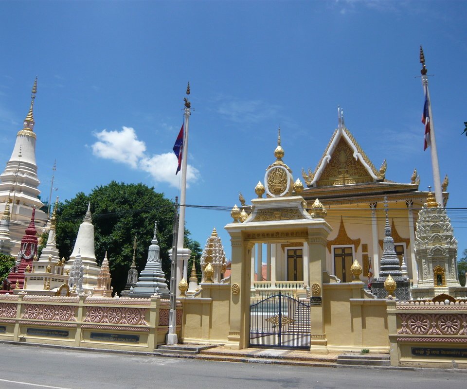 Обои храм, камбоджа, храм цветущего лотоса, temple, cambodia, the temple of the blooming lotus разрешение 3264x2448 Загрузить