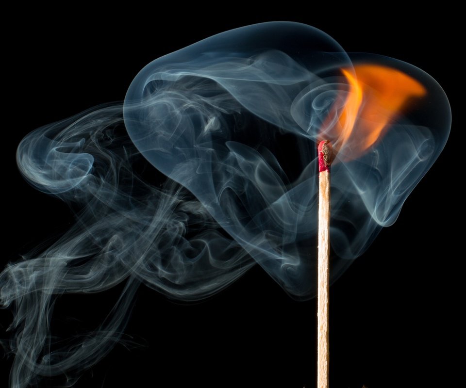 Обои пламя, огонь, дым, черный фон, спичка, flame, fire, smoke, black background, match разрешение 3914x2609 Загрузить