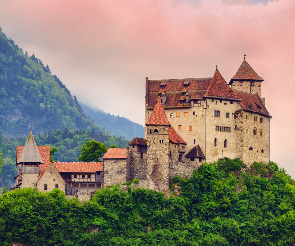 Обои замок, германия, лихтенштейн, замок гутенберг, burg gutenberg, castle, germany, liechtenstein разрешение 3840x2400 Загрузить