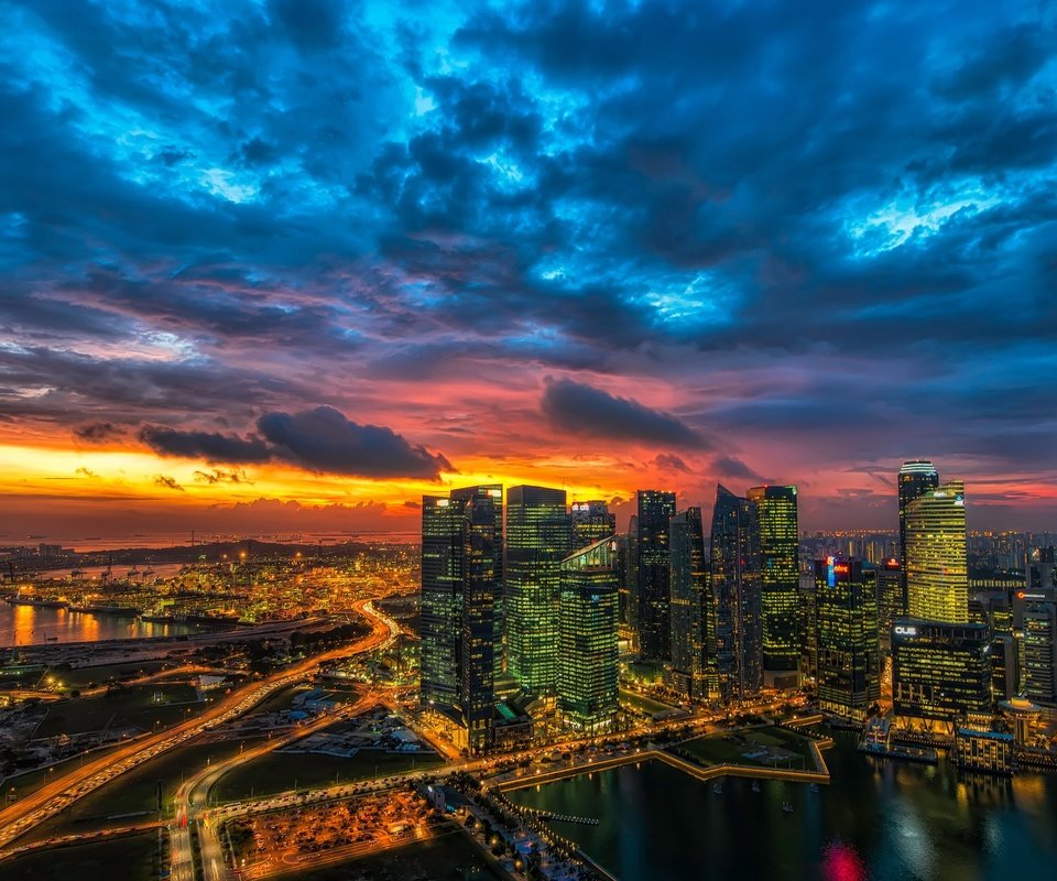 Обои облака, закат, город, небоскребы, мегаполис, сингапур, clouds, sunset, the city, skyscrapers, megapolis, singapore разрешение 3840x2160 Загрузить