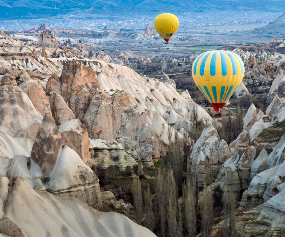 Обои небо, горы, скалы, воздушные шары, турция, каппадокия, the sky, mountains, rocks, balloons, turkey, cappadocia разрешение 1920x1200 Загрузить