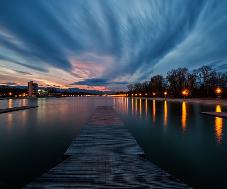 Обои небо, огни, вечер, канал, мостки, kostadin madzharov, the sky, lights, the evening, channel, bridges разрешение 1920x1280 Загрузить