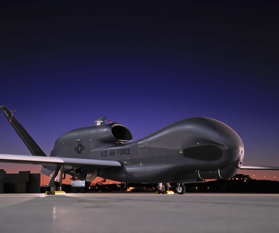 Обои сша, беспилотный летательный аппарат, northrop grumman rq-4, uav, usa, unmanned aerial vehicle разрешение 4256x2832 Загрузить