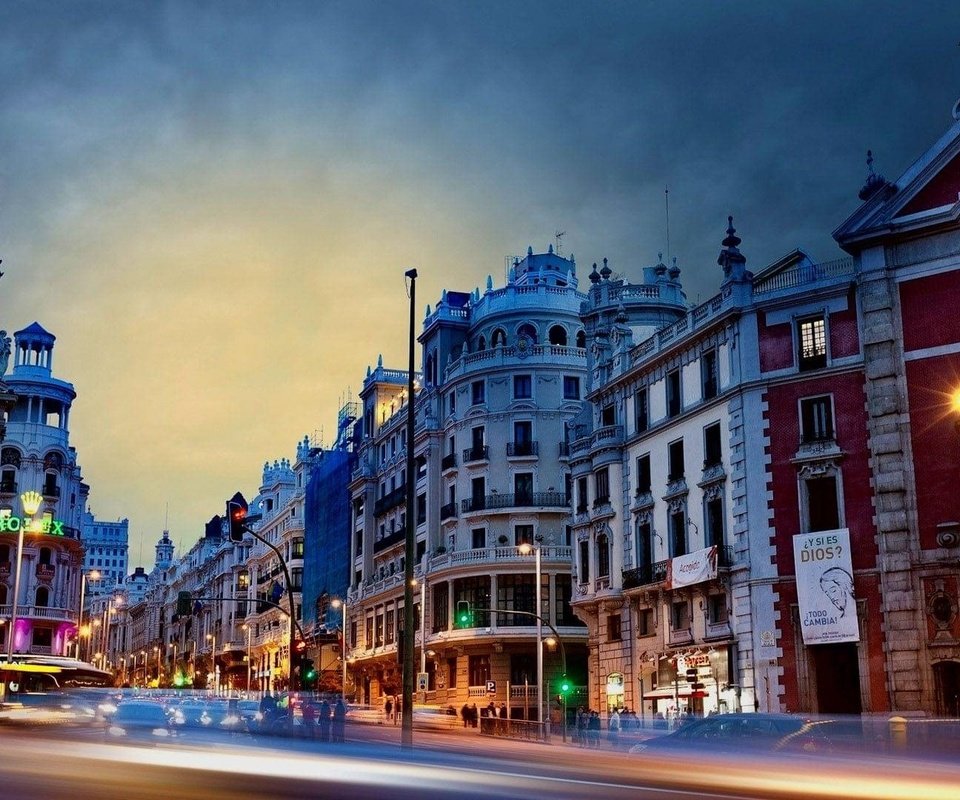 Обои огни, город, здания, испания, мадрид, lights, the city, building, spain, madrid разрешение 1920x1080 Загрузить