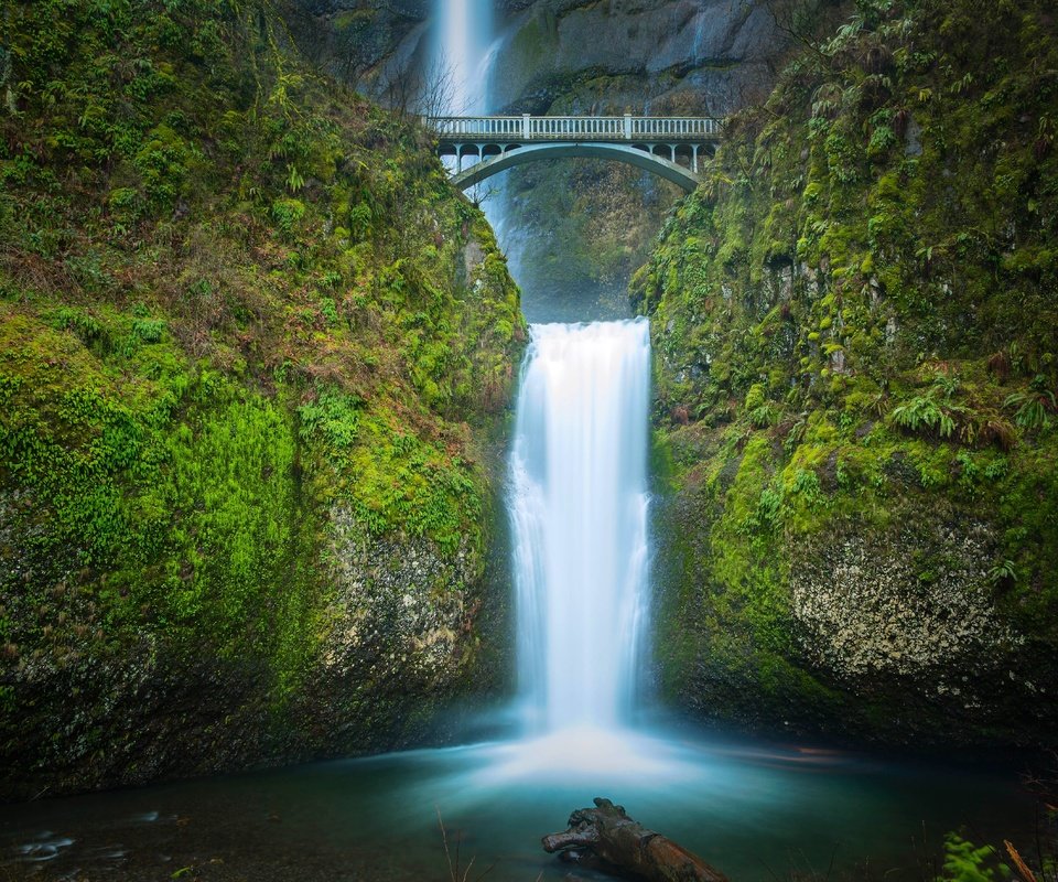 Обои мост, водопад, сша, сумерки, орегон, водопад малтнома, bridge, waterfall, usa, twilight, oregon, the multnomah falls разрешение 5304x3536 Загрузить