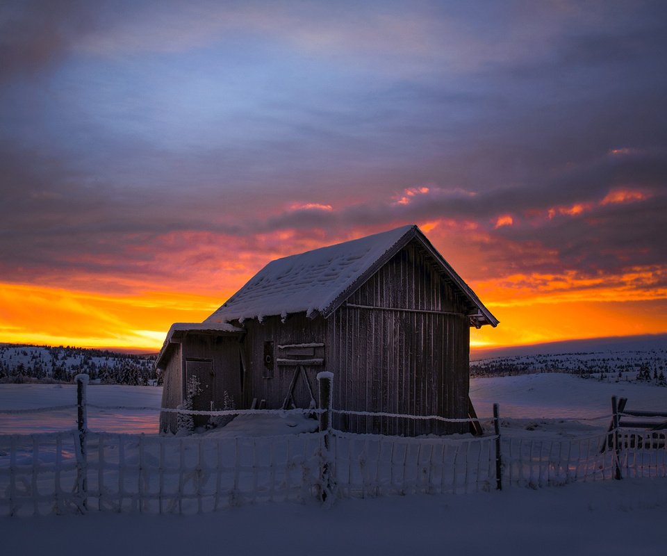 Обои природа, закат, зима, пейзаж, домик, nature, sunset, winter, landscape, house разрешение 1920x1200 Загрузить