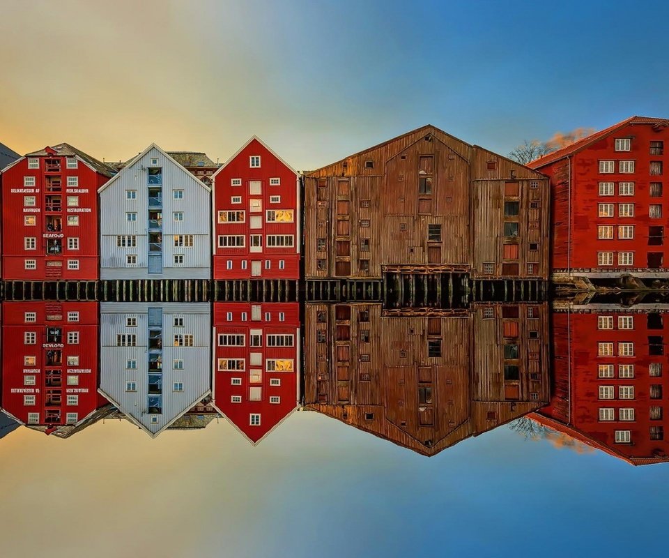 Обои отражение, город, дома, норвегия, тронхейм, reflection, the city, home, norway, trondheim разрешение 1920x1080 Загрузить