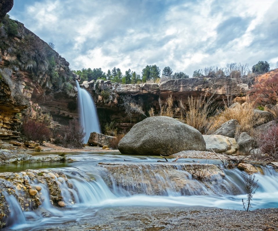 Обои трава, скалы, камни, лес, водопады, grass, rocks, stones, forest, waterfalls разрешение 2560x1600 Загрузить