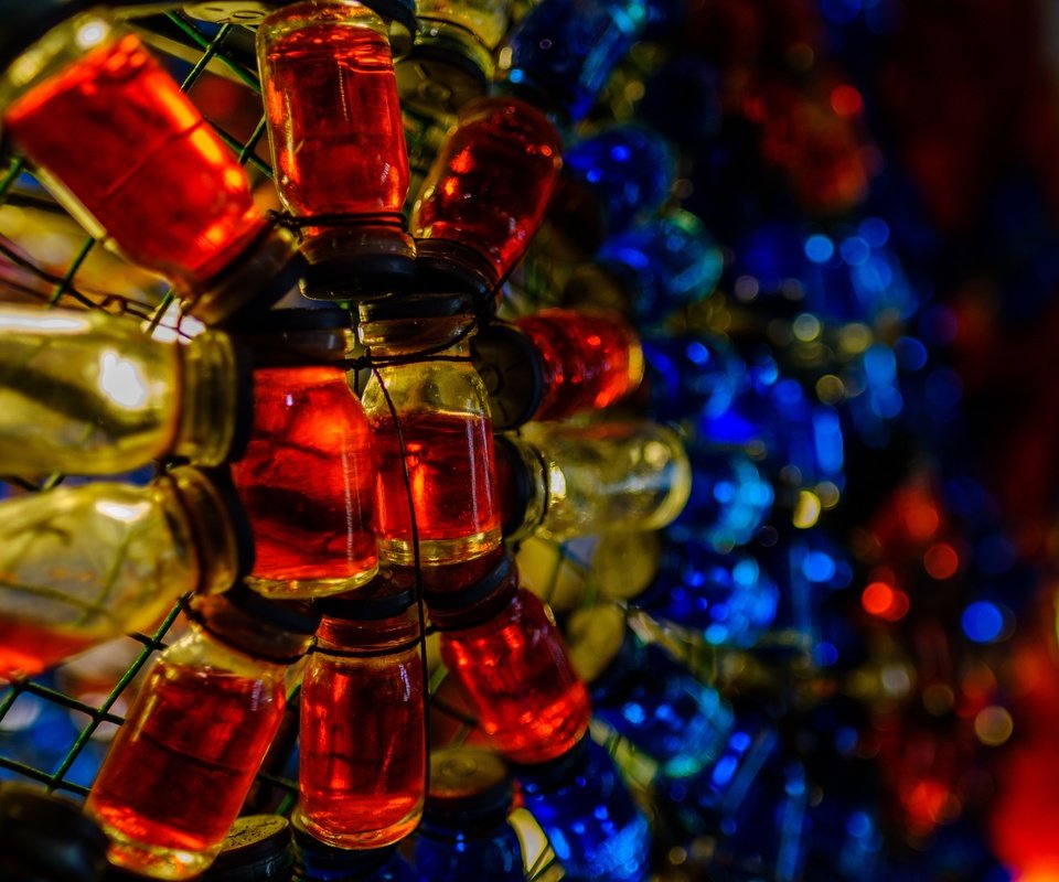 Обои стекло, жидкость, флаконы, боке, баночки, бутылочки, glass, liquid, bottles, bokeh, jars, bottle разрешение 6000x4000 Загрузить