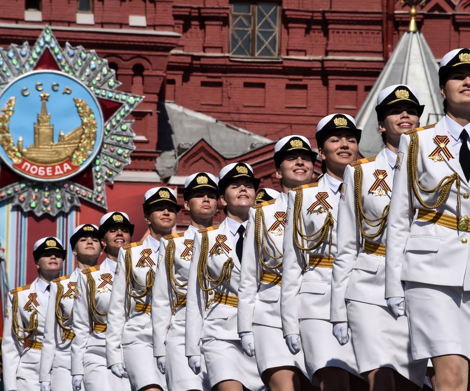 Обои форма, девушки, день победы, в белом, 9 мая, парад, form, girls, victory day, in white, may 9, parade разрешение 4146x2764 Загрузить