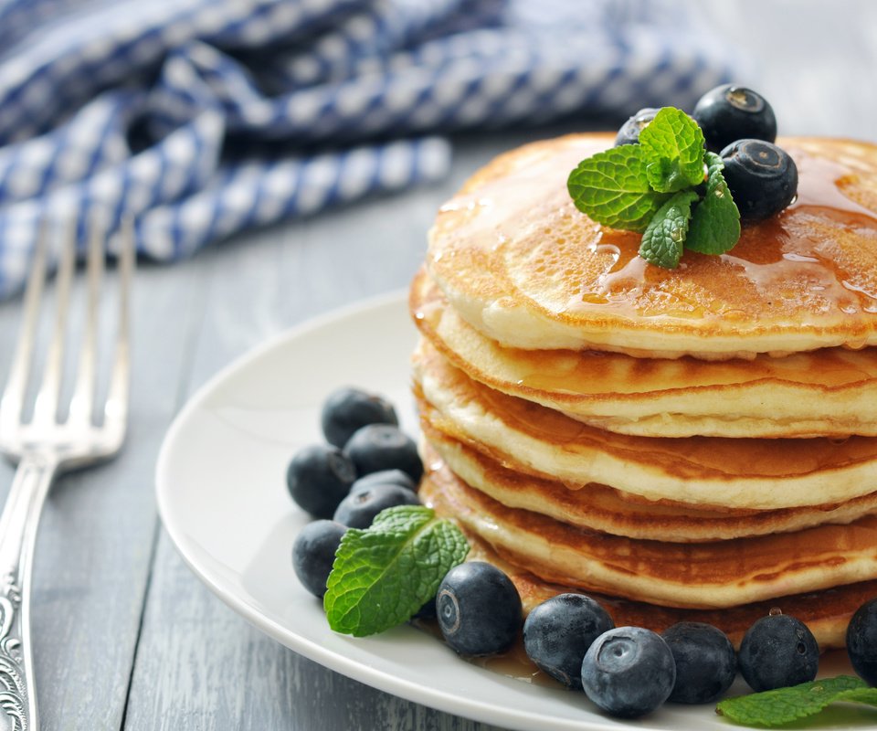 Обои ягоды, черника, блинчики, блины, berries, blueberries, pancakes разрешение 4288x2848 Загрузить